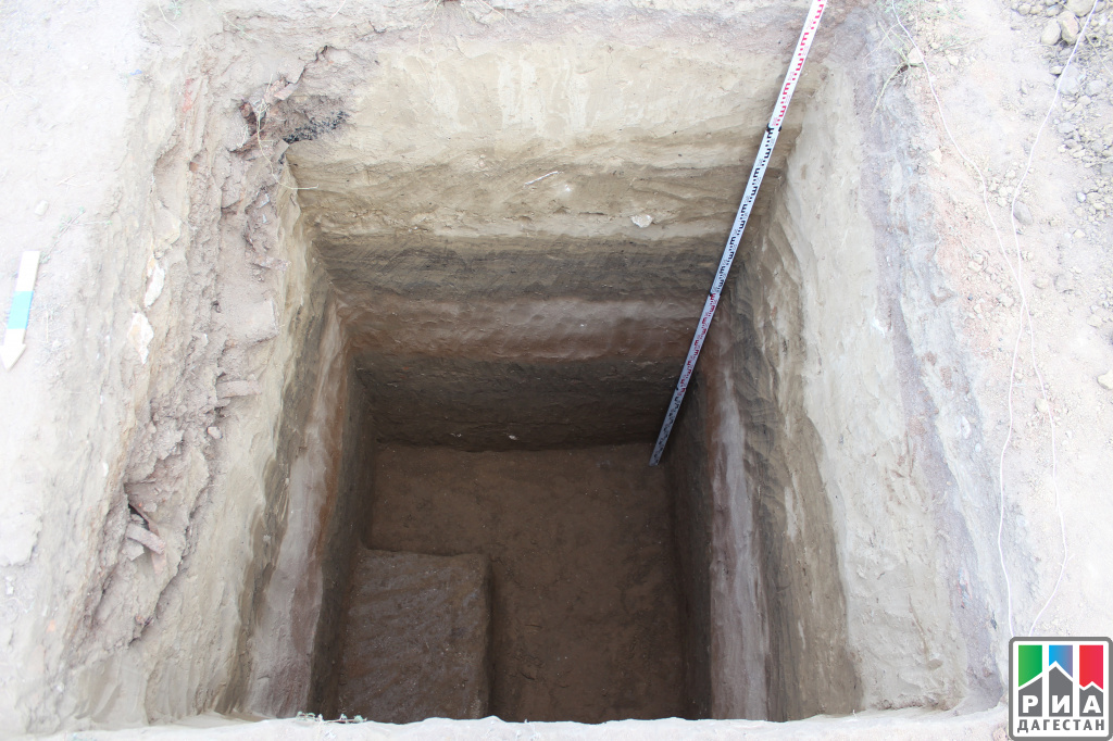 В Дербенте обнаружено шесть каменных надмогильных «саркофагов» XI-XIII веков 